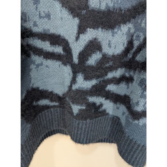 DG2 by Diane Gilman Blue Animal Print Sweater Size M NWT - Picture 4 of 7